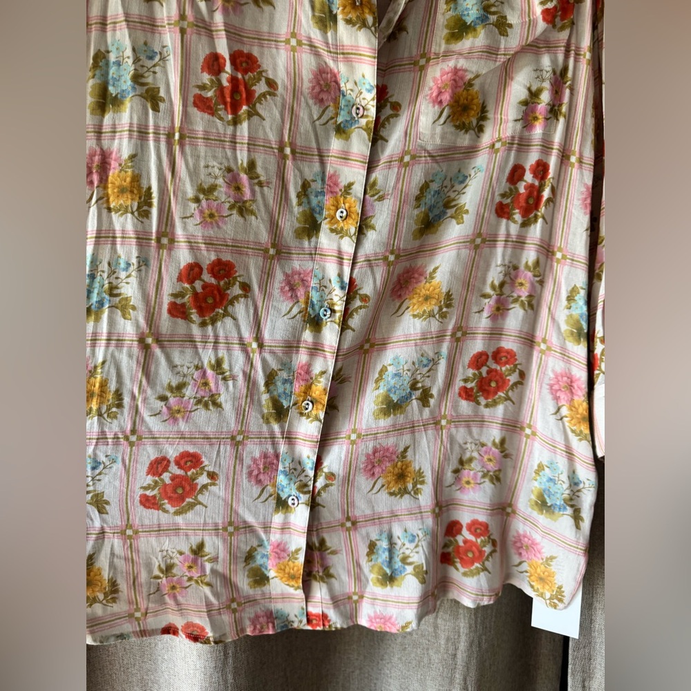 Spell Flora Shirt with Pink and Green Accents - Picture 4 of 6